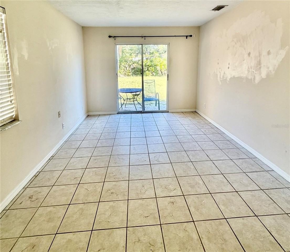 5502 S Elkins Ave - Photo 7 of 10