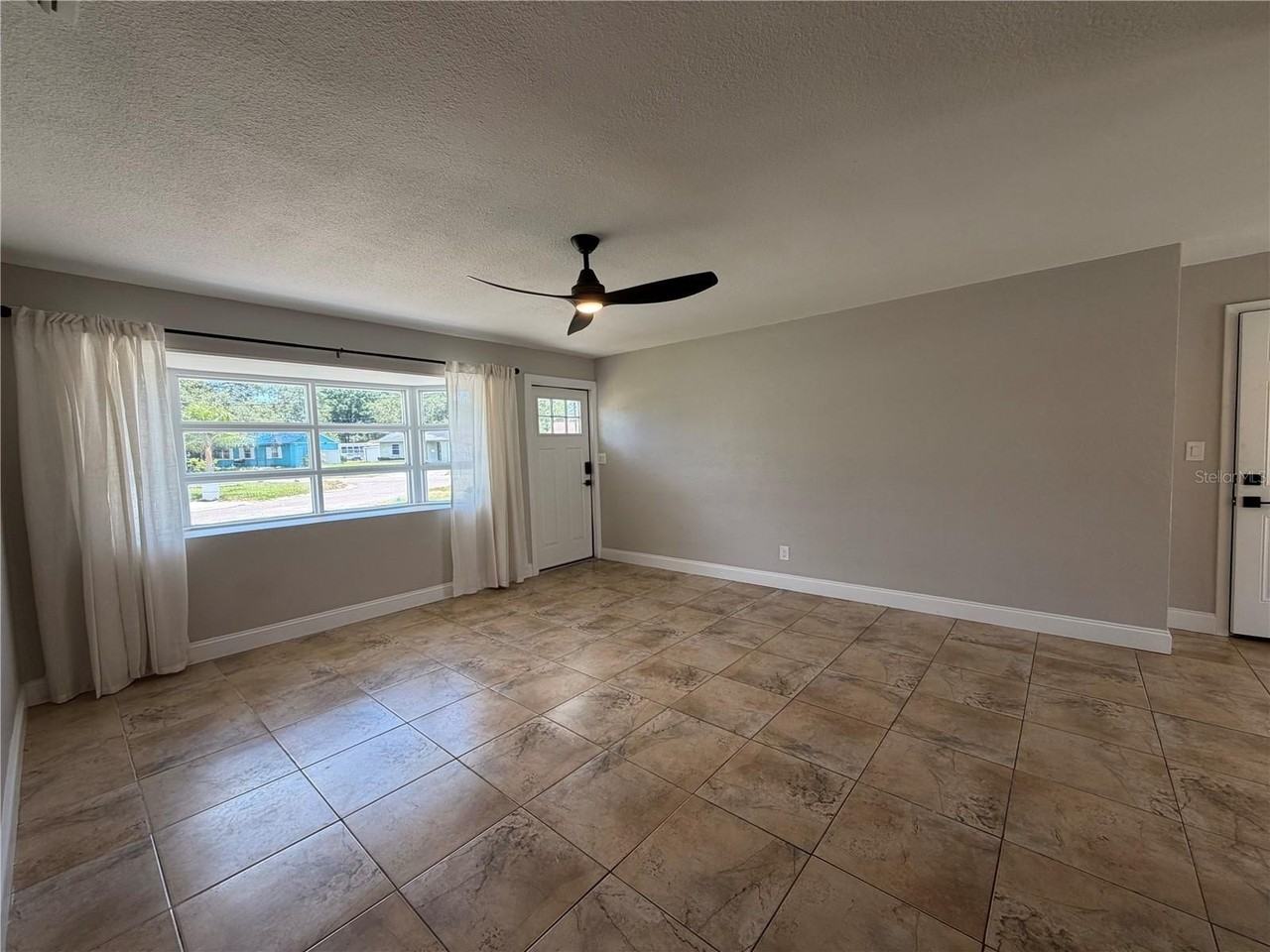 4185 Barracuda Dr Se - Photo 4 of 25
