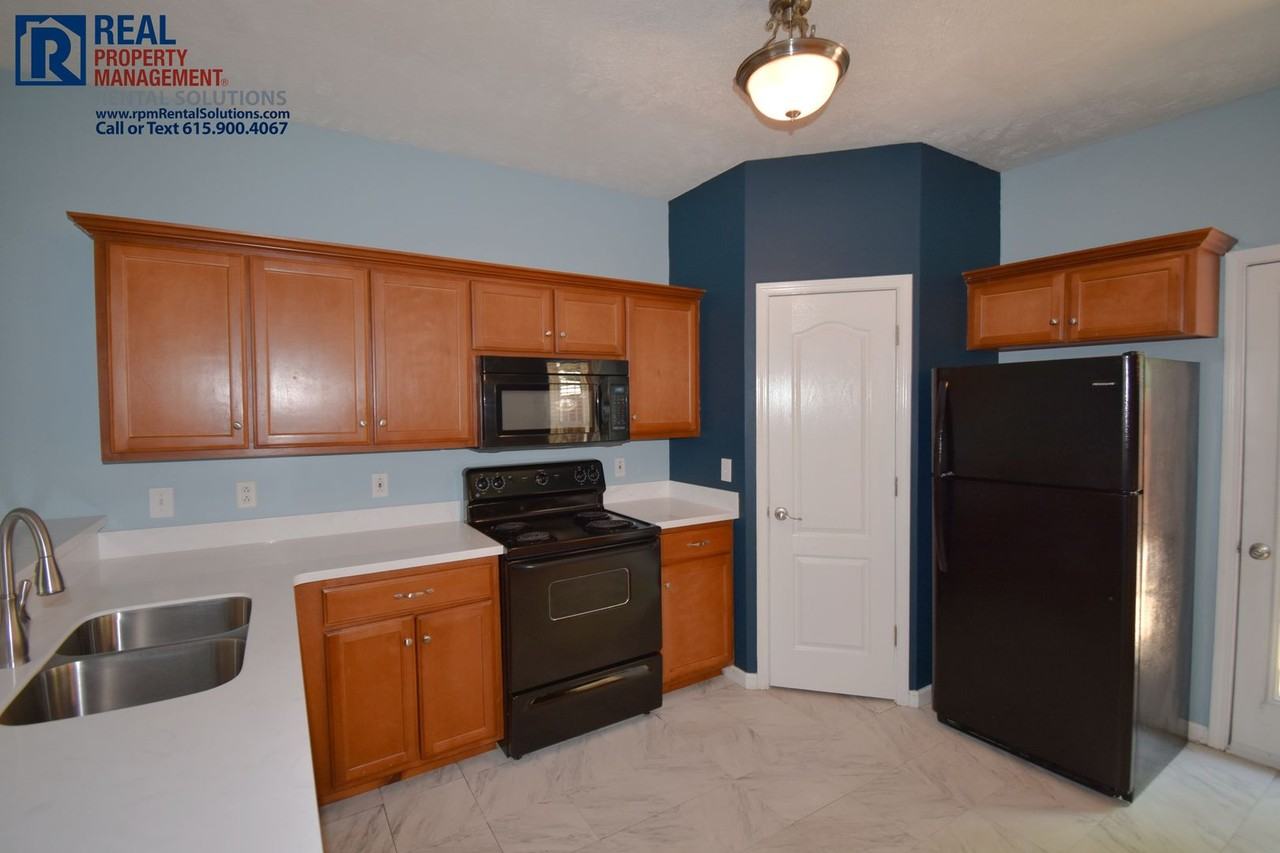 284 Meigs Dr Apt E37 #E37 - Photo 6 of 23