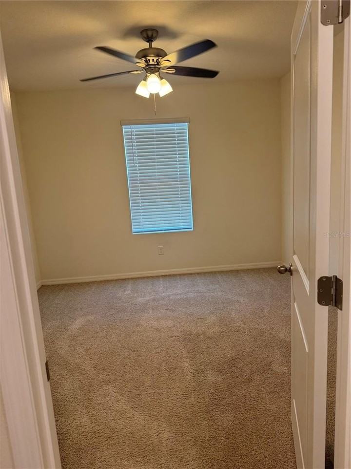 2442 Knight Island Dr - Photo 4 of 13