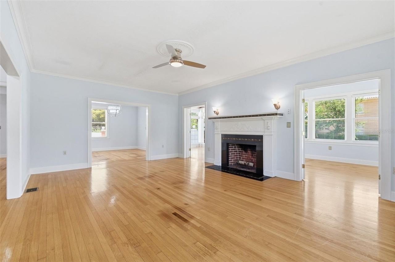 555 18th Ave Ne - Photo 5 of 30