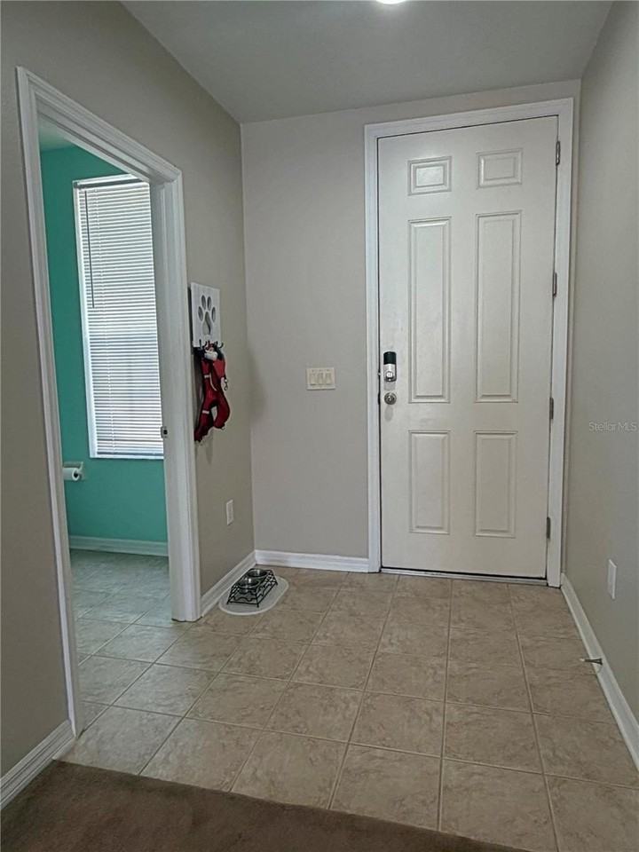 6129 Fishhawk Crossing Blvd - Photo 4 of 37
