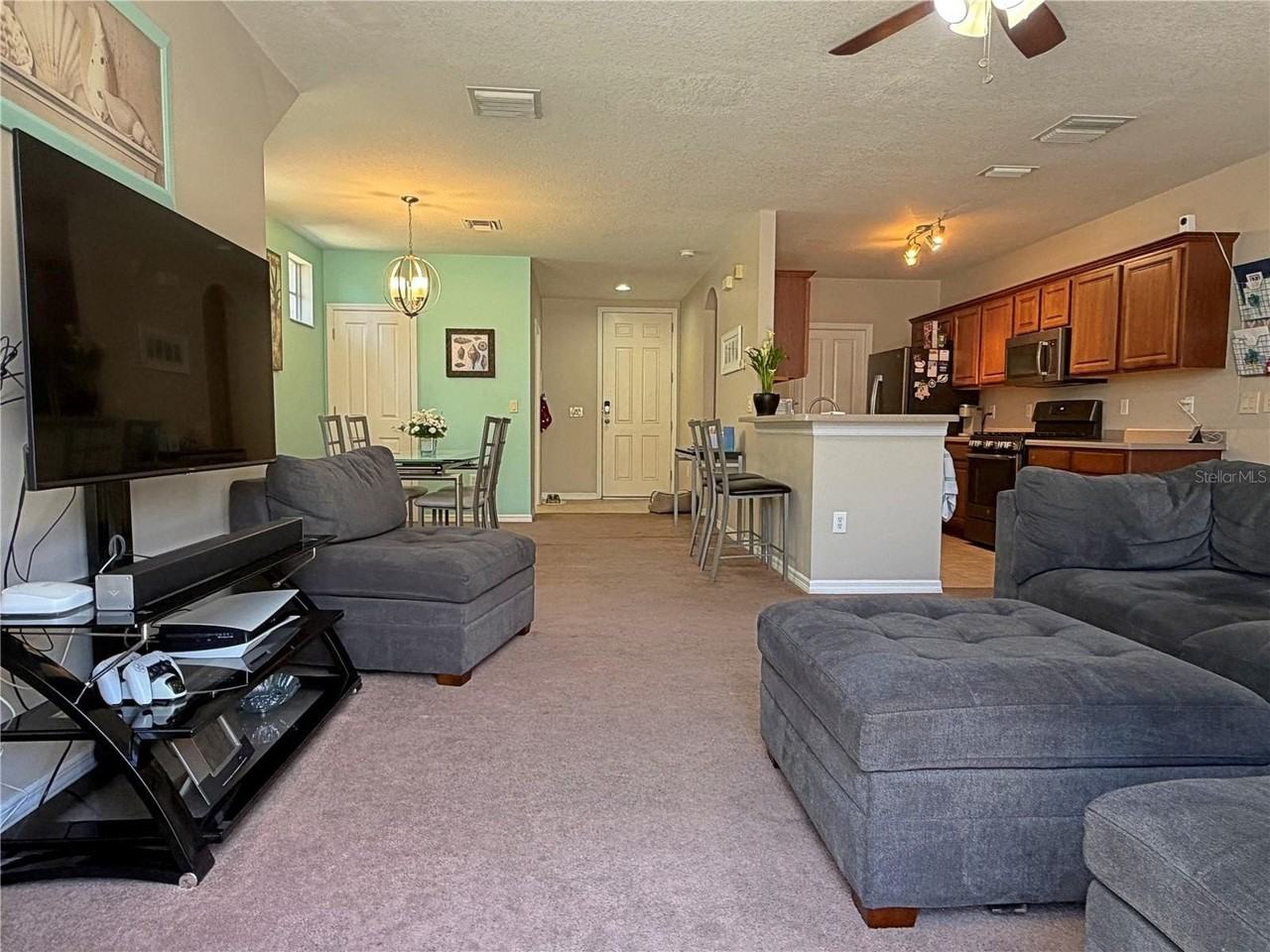 6129 Fishhawk Crossing Blvd - Photo 6 of 37