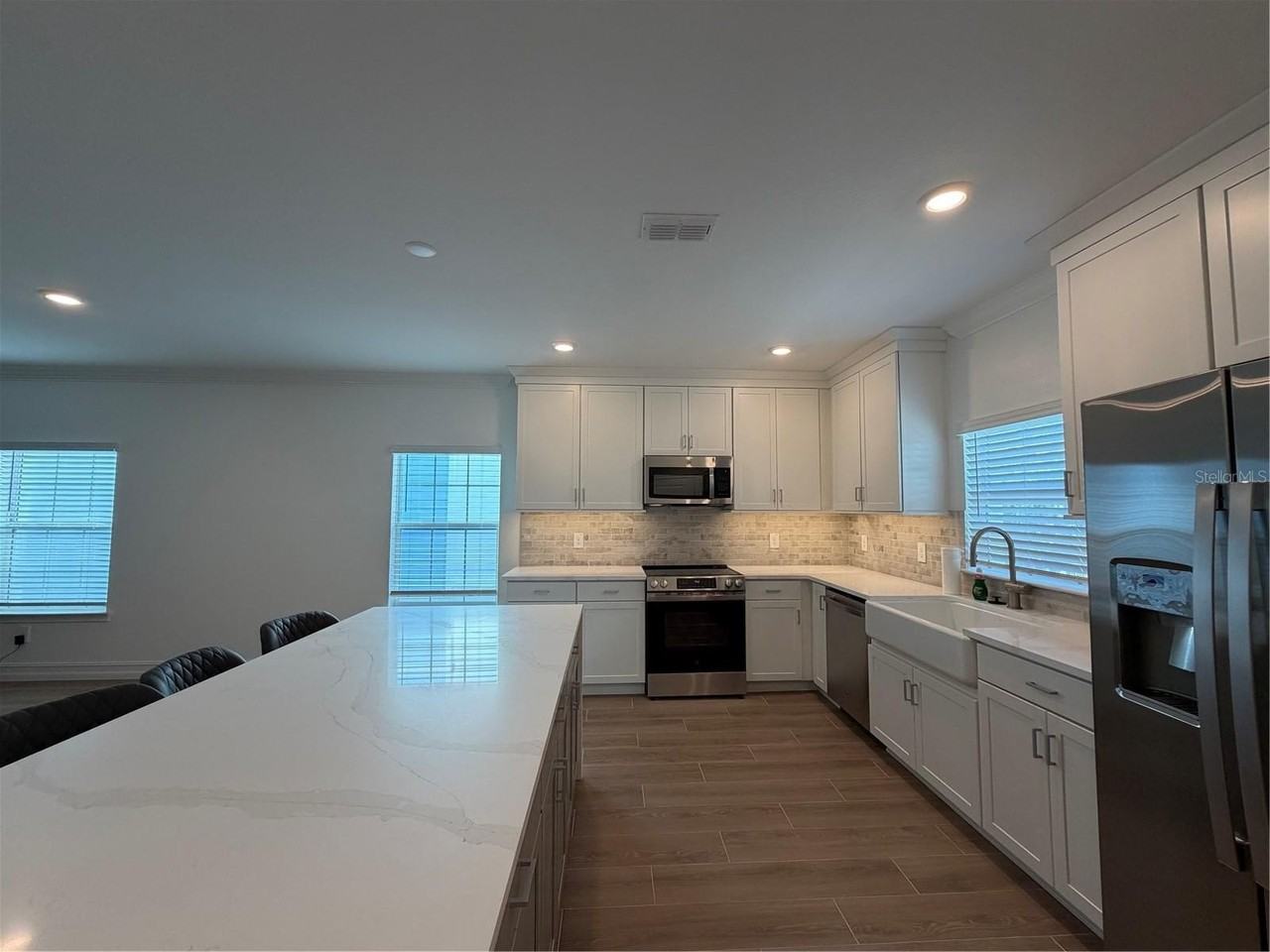 1523 W Chestnut St - Photo 5 of 20