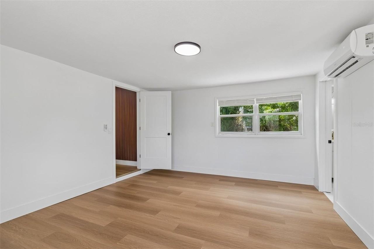 517 Hampton Ave Ne - Photo 2 of 24