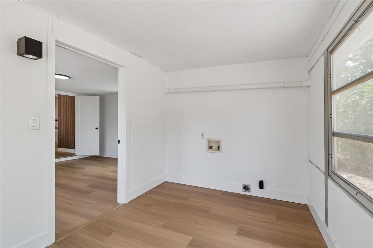 517 Hampton Ave Ne - Photo 4 of 24