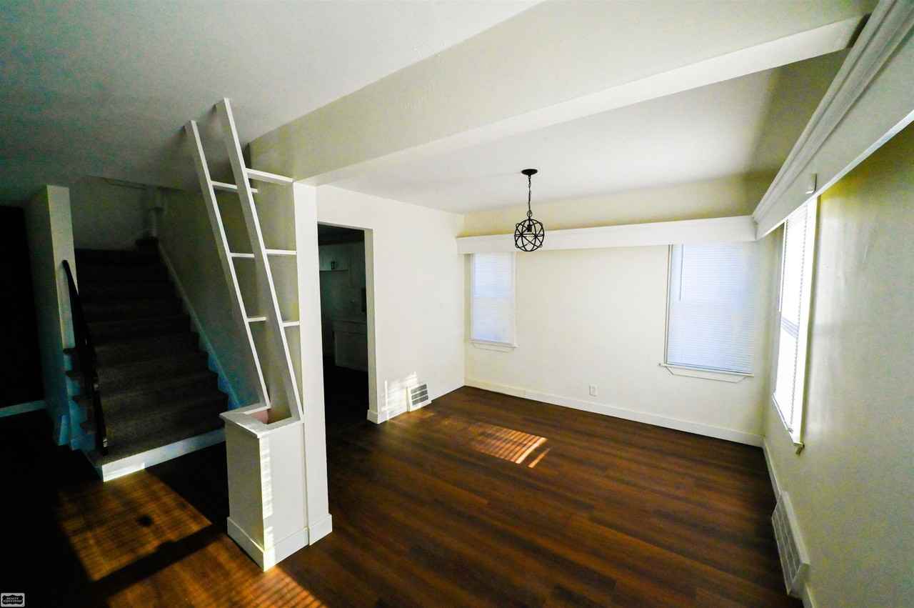 15829 Minock St - Photo 5 of 26