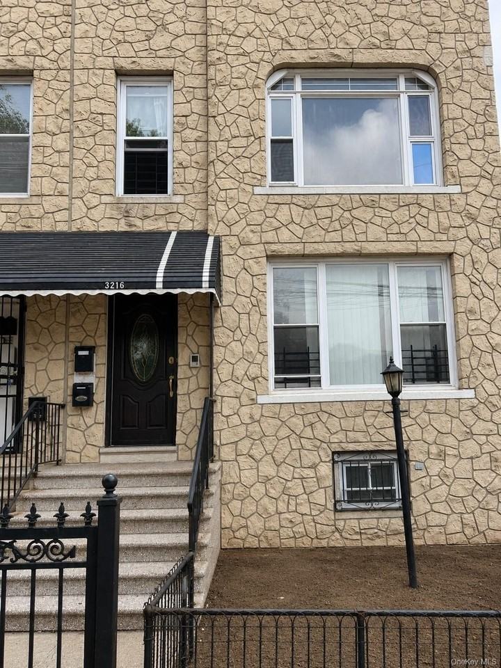 3216 Seymour Ave #2 - Photo 4 of 17