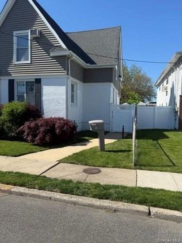 38 Grant Ave - Photo 3 of 15