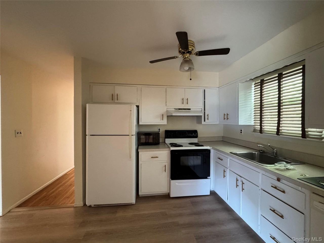 29 Hendrick Ave #B - Photo 5 of 11