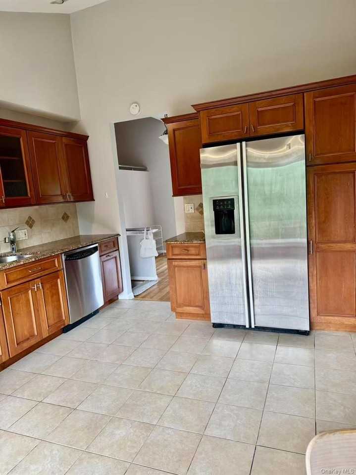 50 Briar Ln - Photo 3 of 5