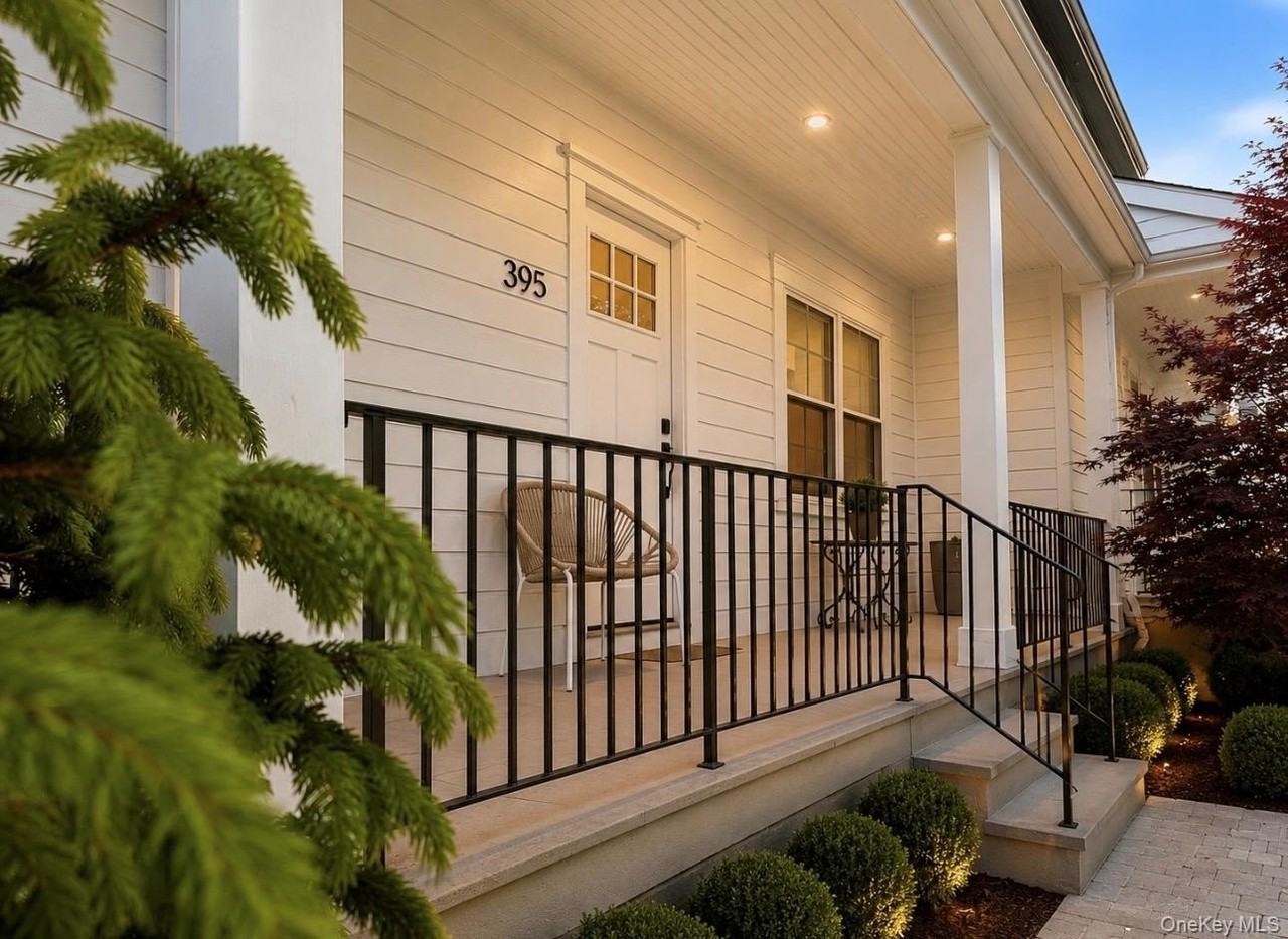 395 5th Ave - Photo 4 of 26