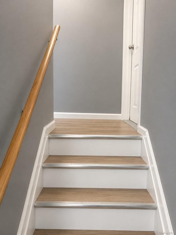 866 Fairmount Pl - Photo 3 of 19