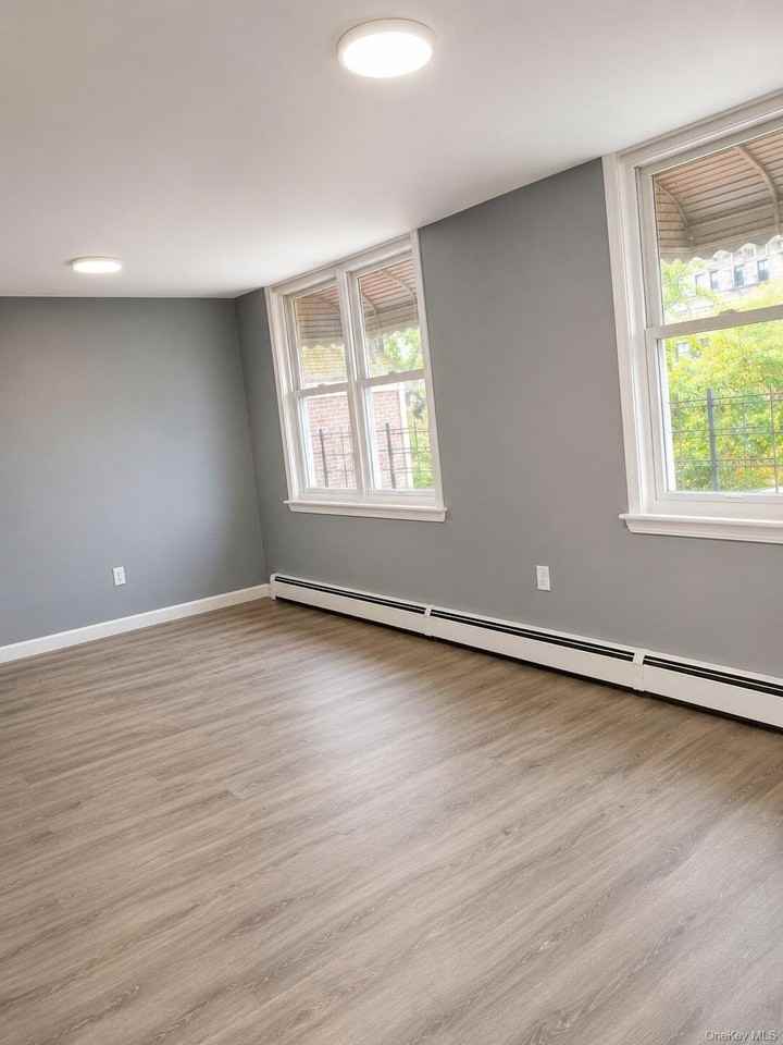 866 Fairmount Pl - Photo 4 of 19