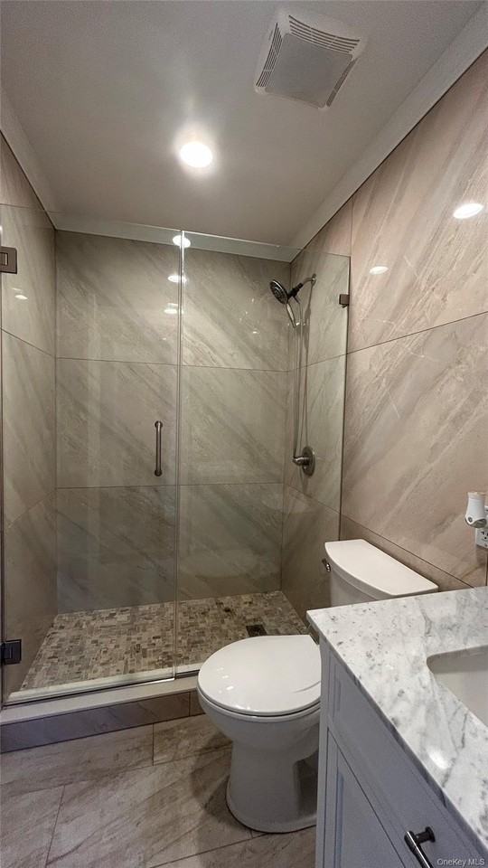 762 Pecan St - Photo 3 of 11