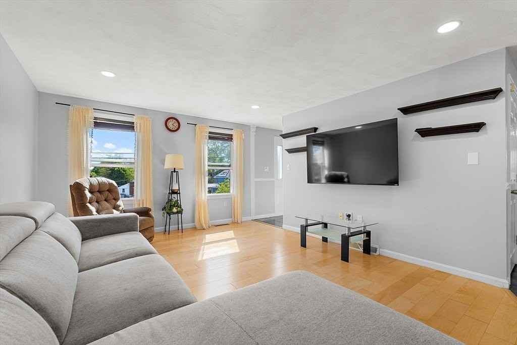 9 Rhodes St - Photo 6 of 33