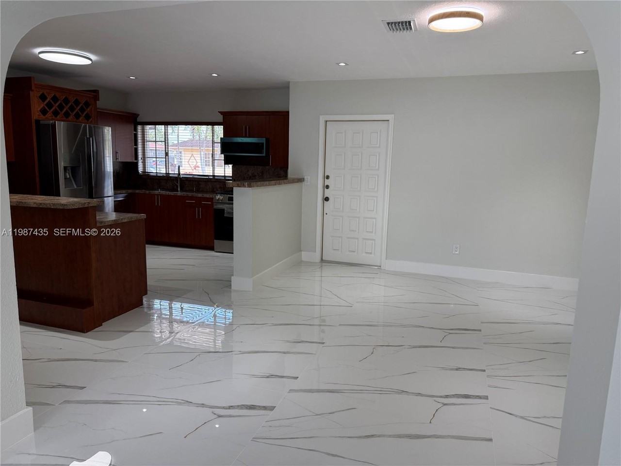11602 Nw 58th Ave - Photo 4 of 8