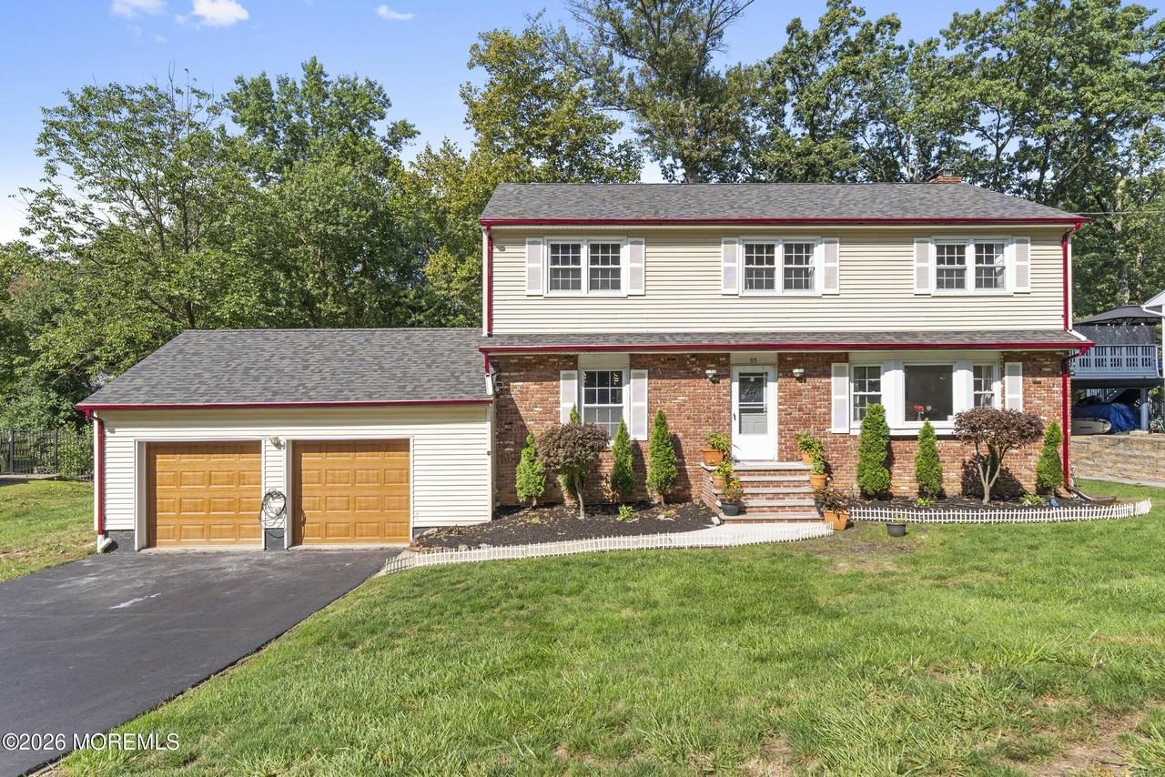 55 Ainsworth Ave - Photo 4 of 50