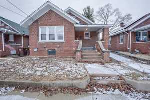 featured image of 2403 Elm St