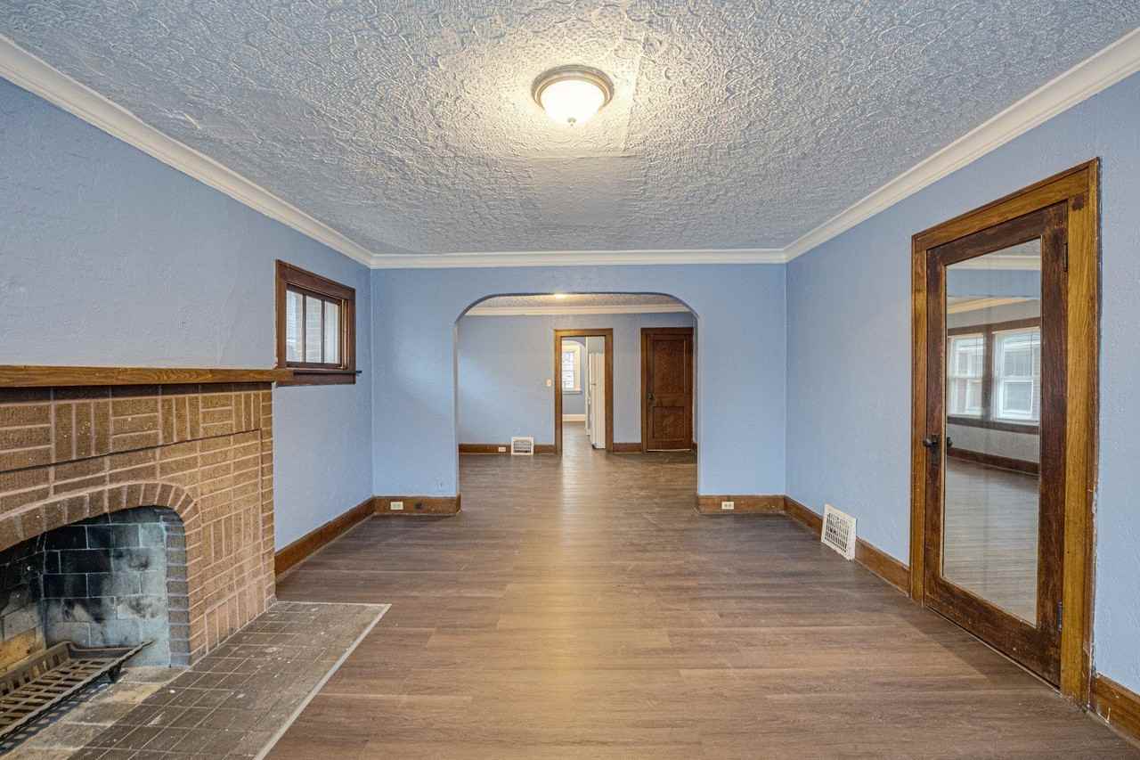 2403 Elm St - Photo 3 of 19