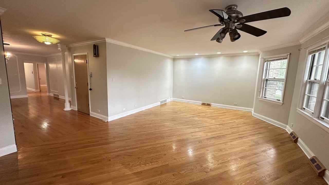 5717 N Saint Louis Ave #2 - Photo 3 of 20