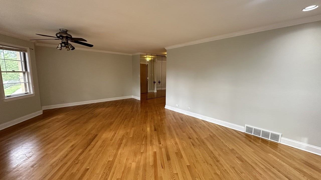 5717 N Saint Louis Ave #2 - Photo 5 of 20