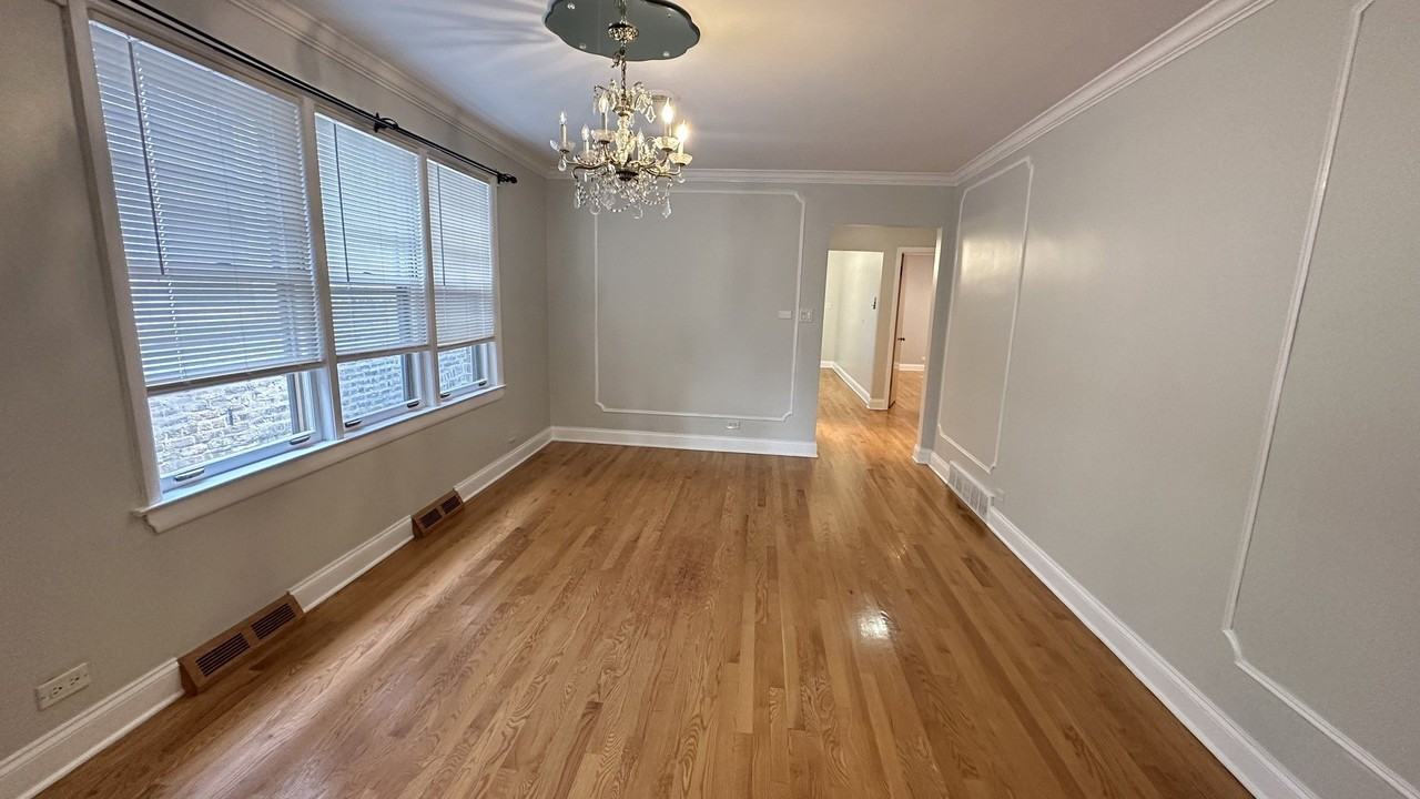 5717 N Saint Louis Ave #2 - Photo 6 of 20