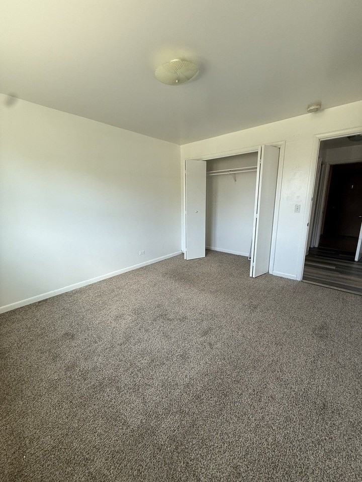 1627 Woodbine Dr #2 - Photo 2 of 5