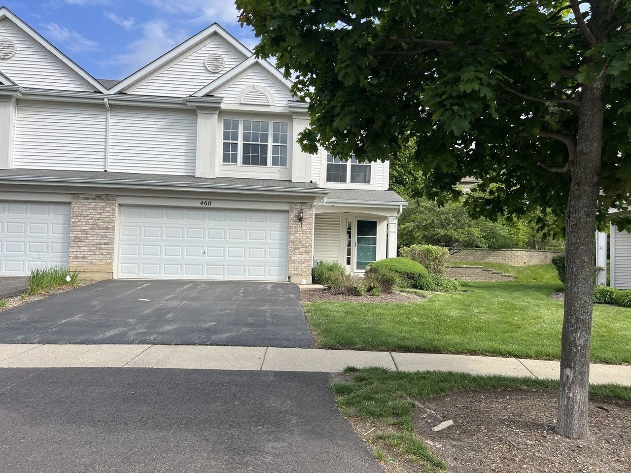 460 Lancaster Dr - Photo 2 of 16