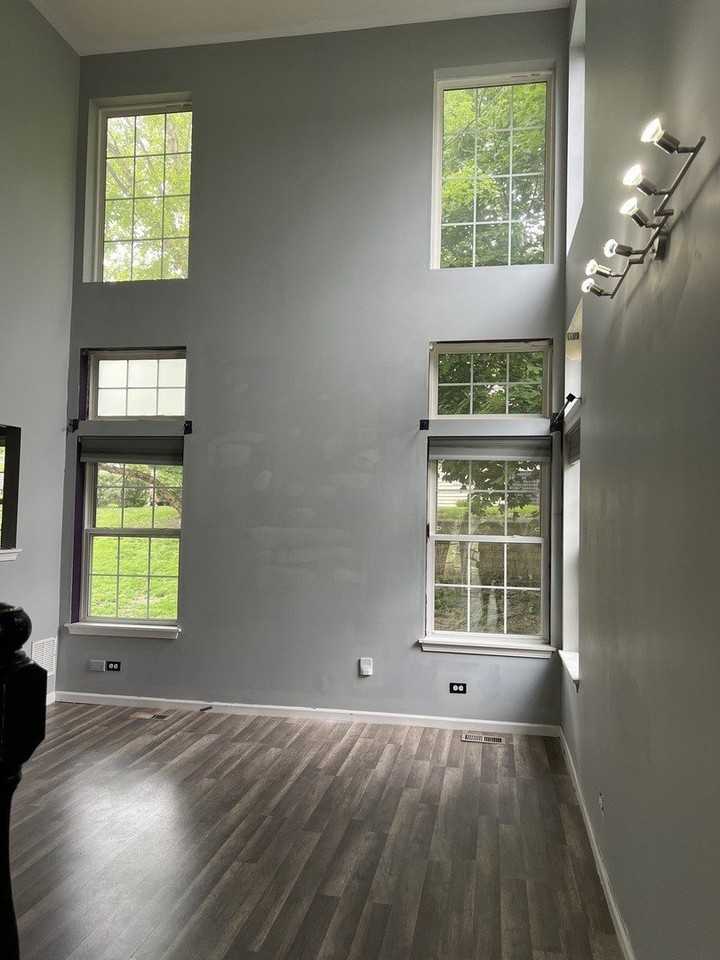 460 Lancaster Dr - Photo 3 of 16