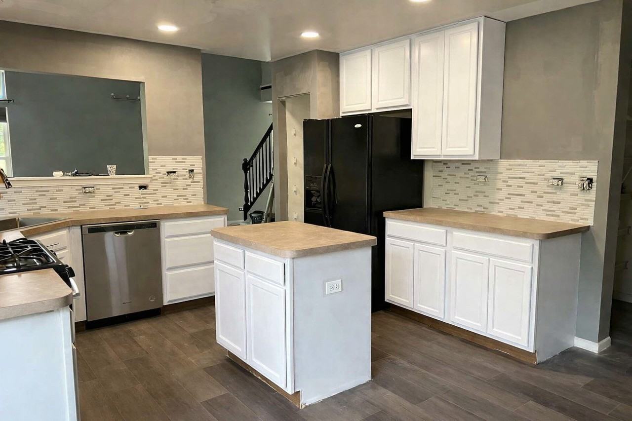 460 Lancaster Dr - Photo 4 of 16
