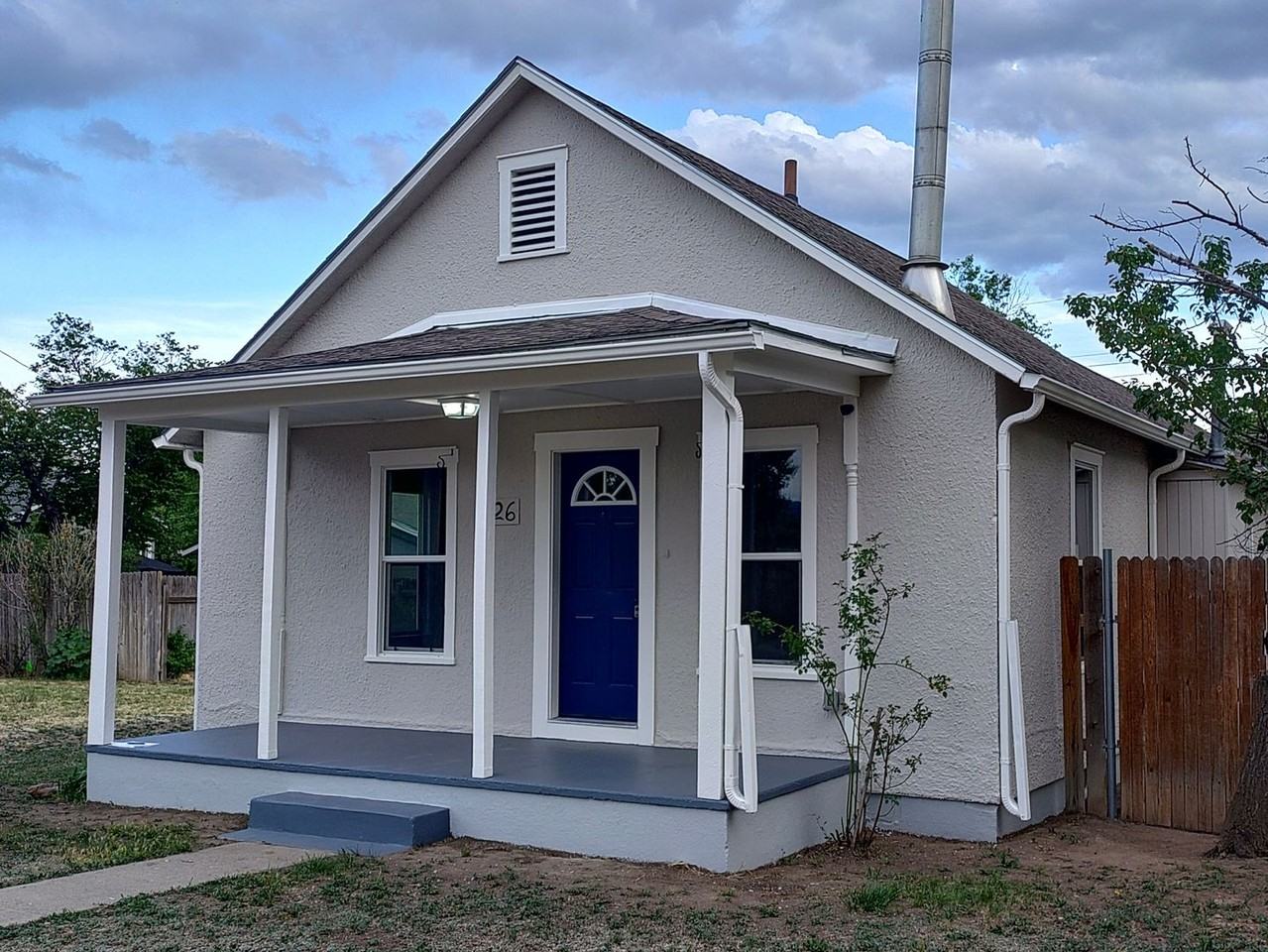 826 Forest Ave - Photo 2 of 25