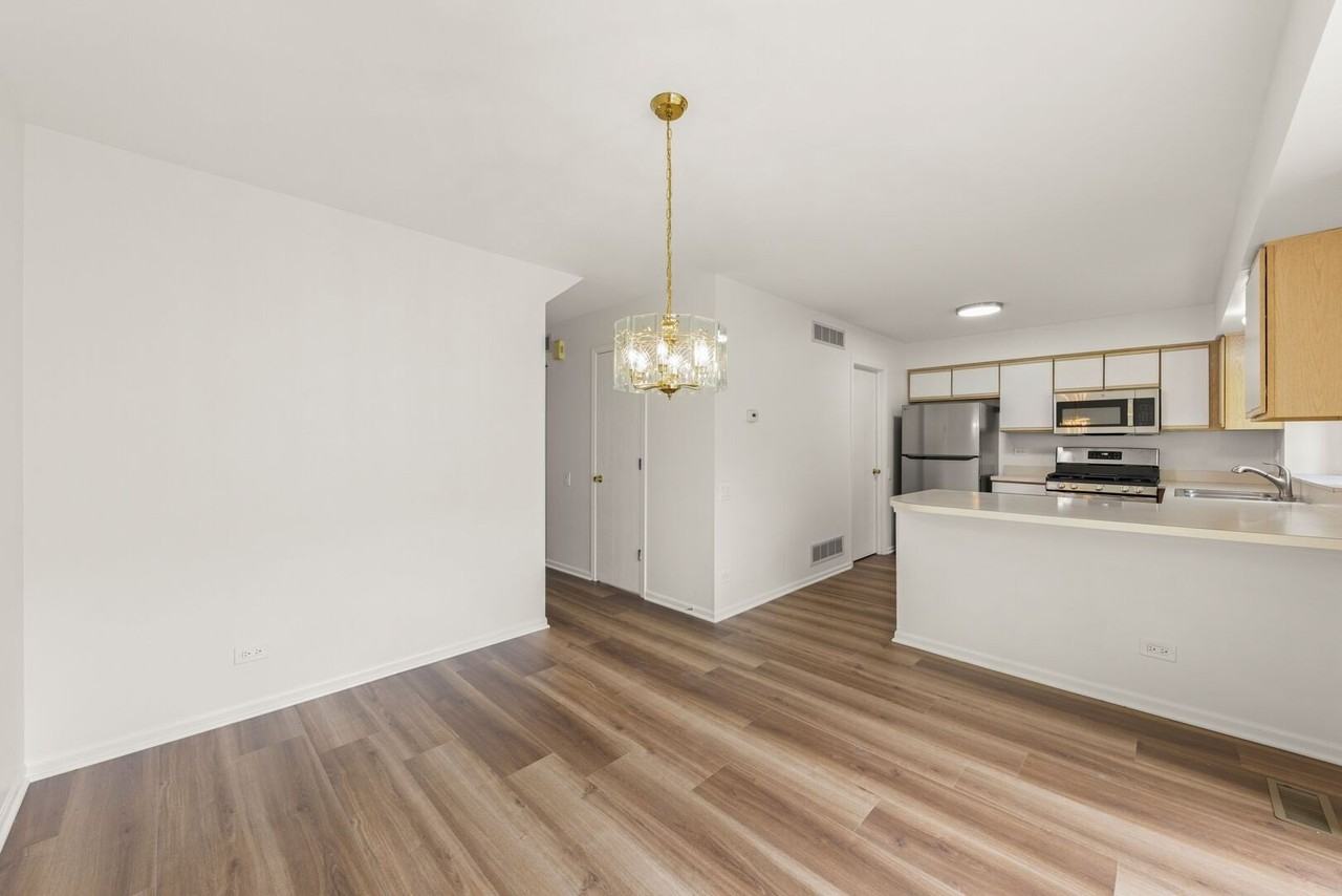 182 Half Moon Cir - Photo 5 of 24