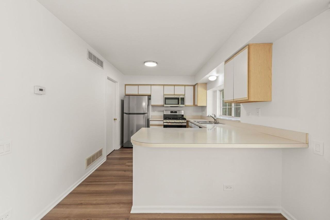 182 Half Moon Cir - Photo 6 of 24