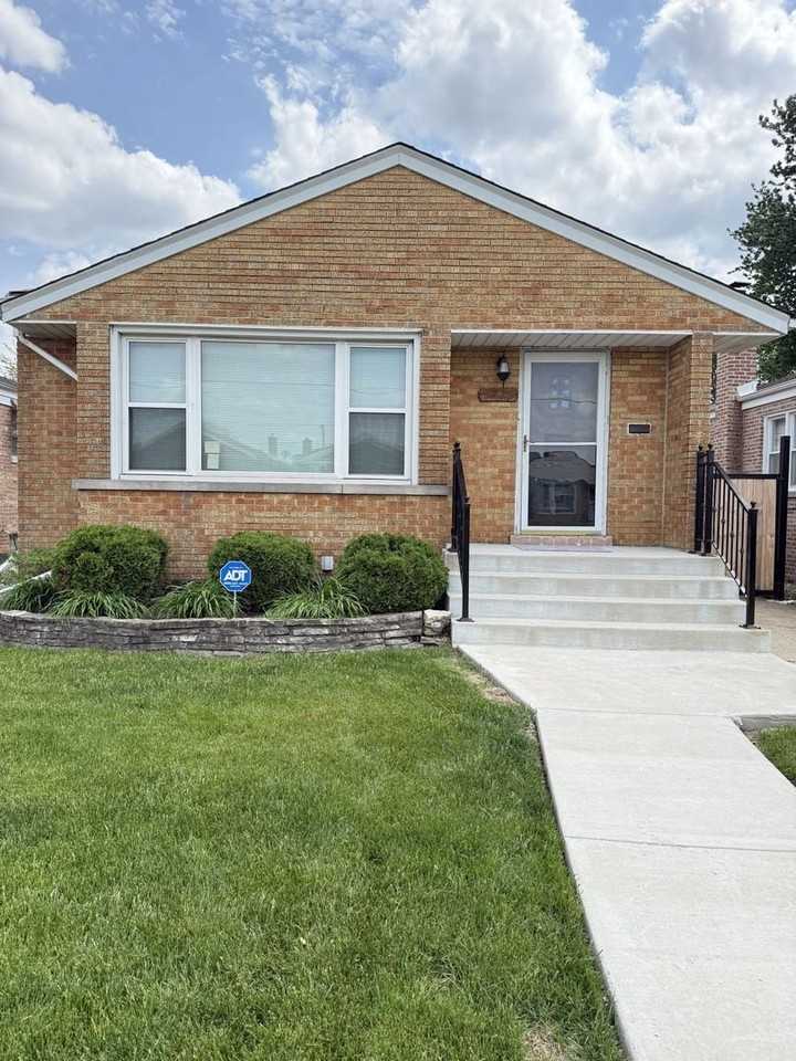 3725 W 80th St - Photo 5 of 14