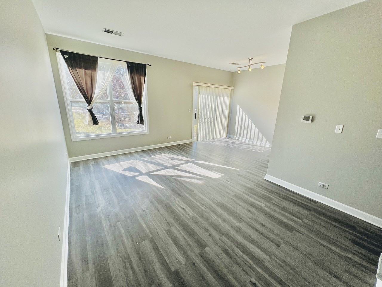 925 Sheridan Cir - Photo 5 of 13
