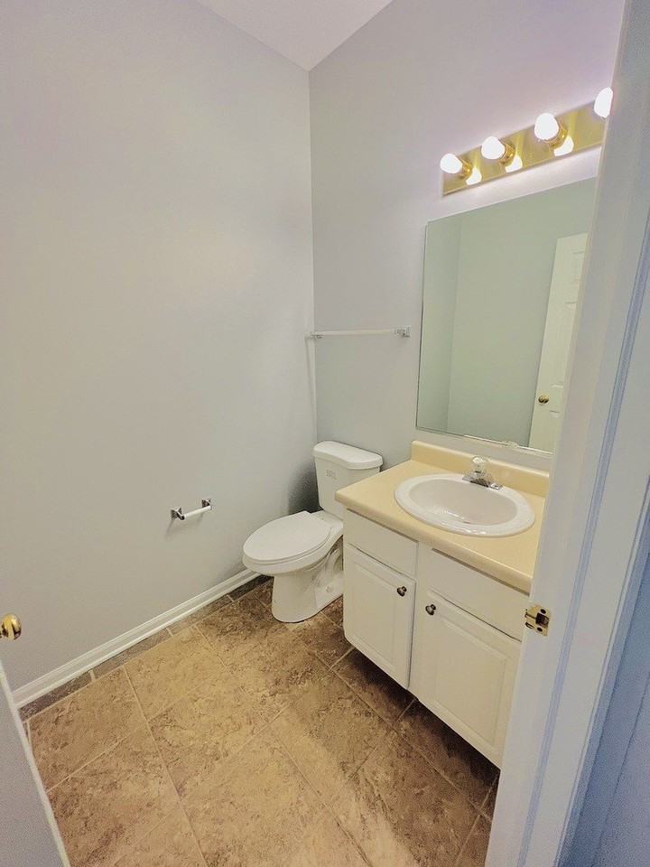 925 Sheridan Cir - Photo 6 of 13