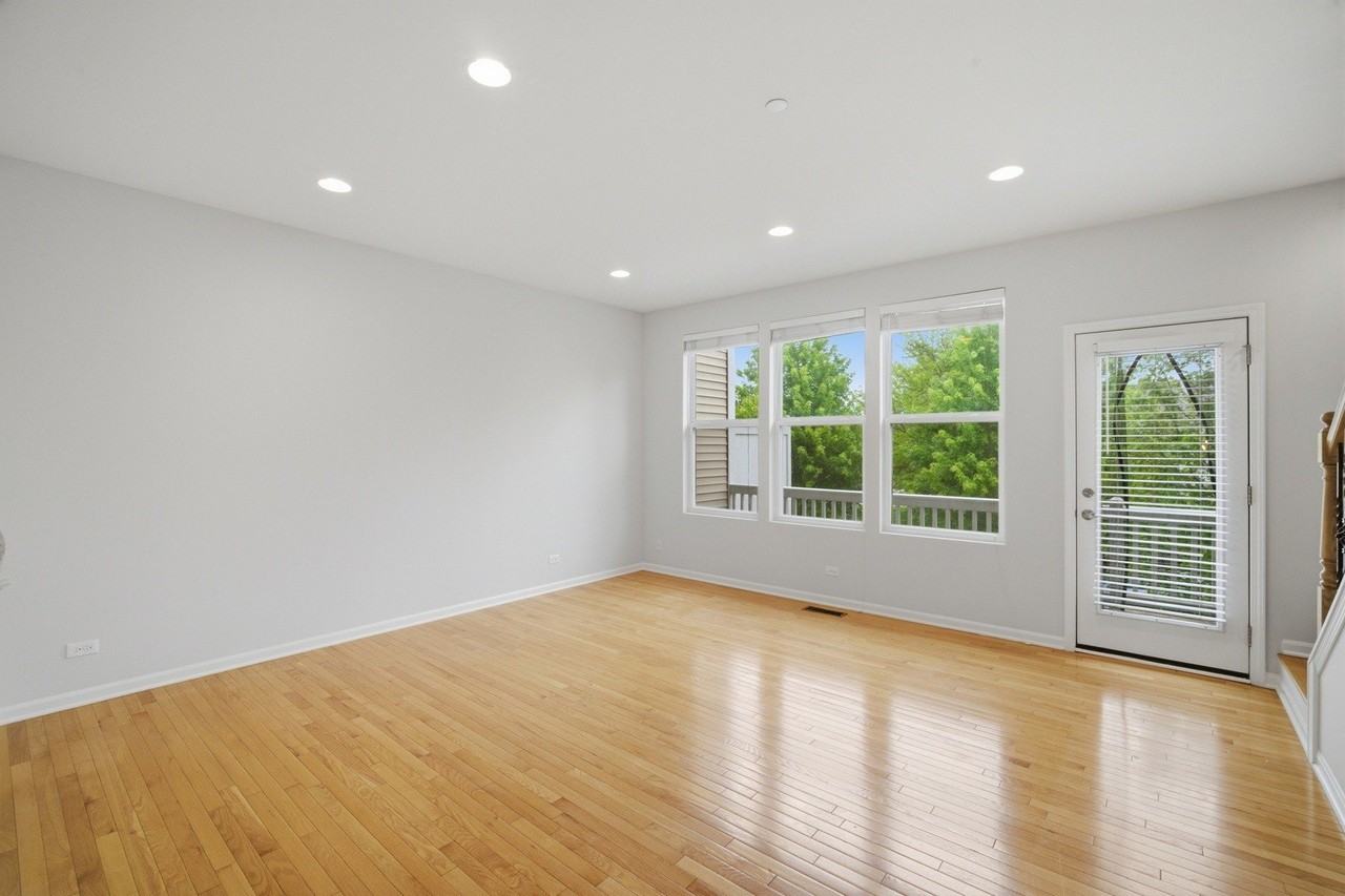 3129 Coral Ln - Photo 6 of 17