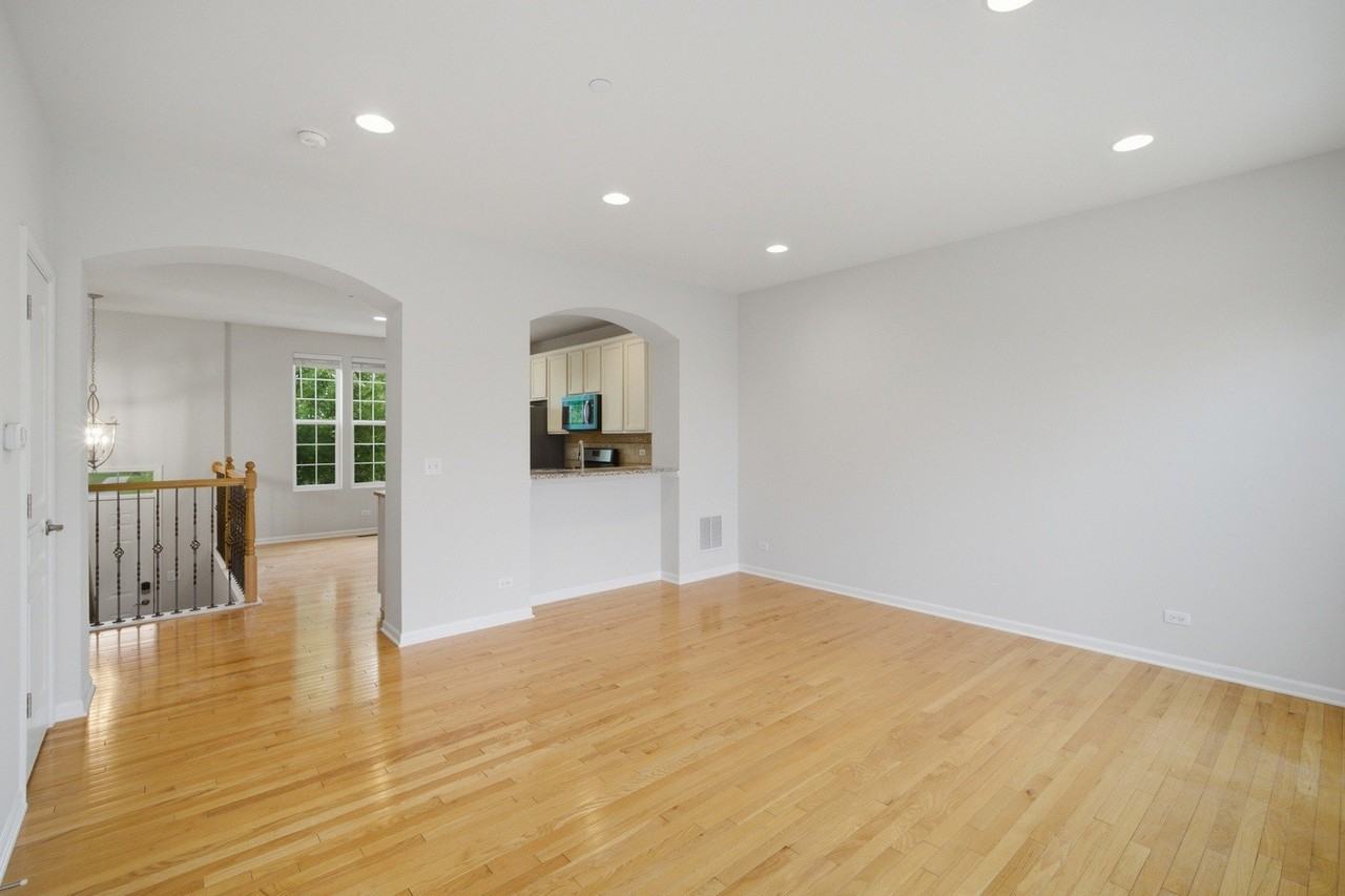 3129 Coral Ln - Photo 7 of 17