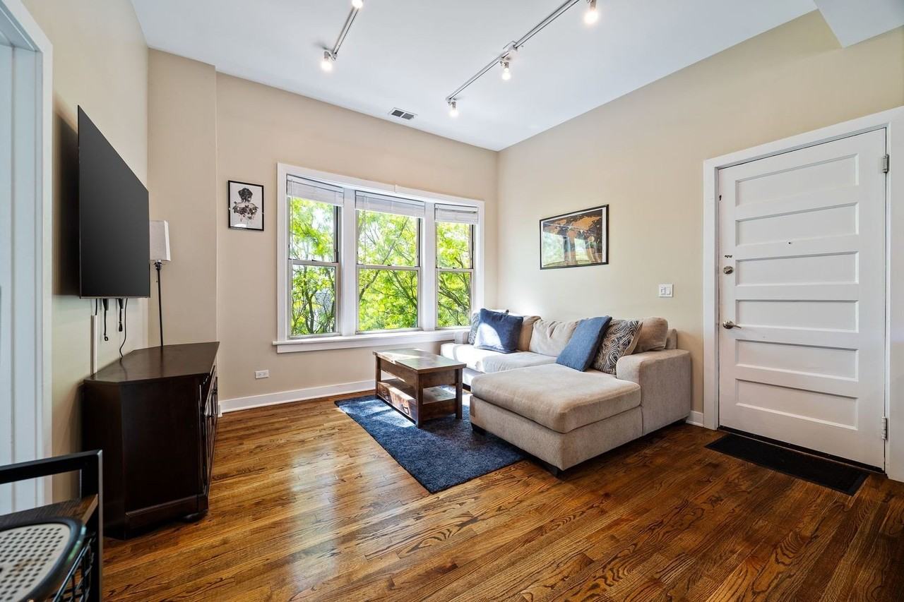 4055 N Wolcott Ave #3S - Photo 4 of 13