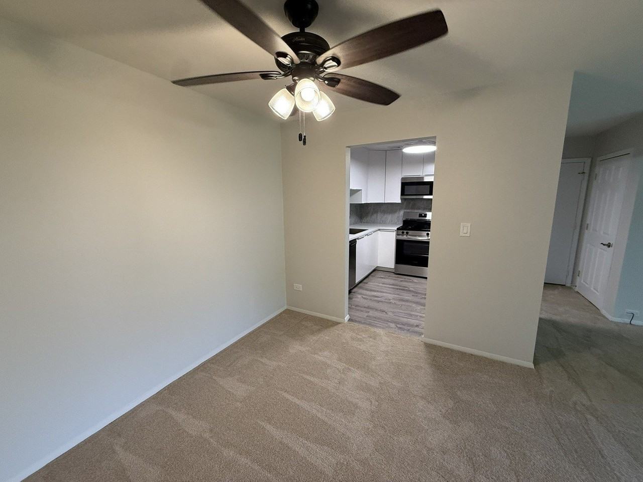 9S220 Lake Dr #16A102 - Photo 5 of 18