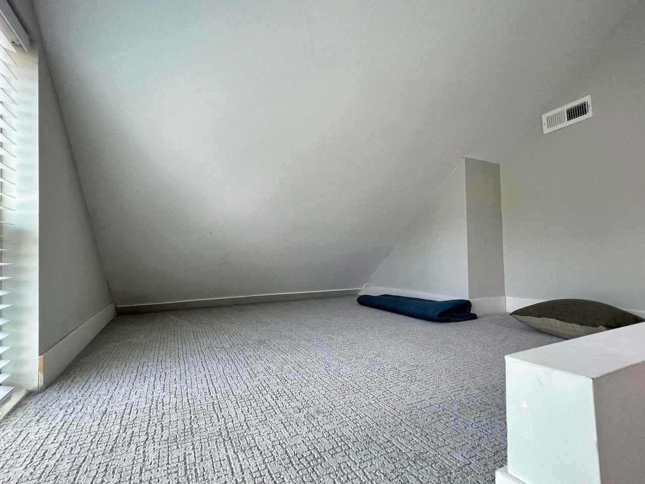 2702 S Homan Ave #4 - Photo 4 of 9