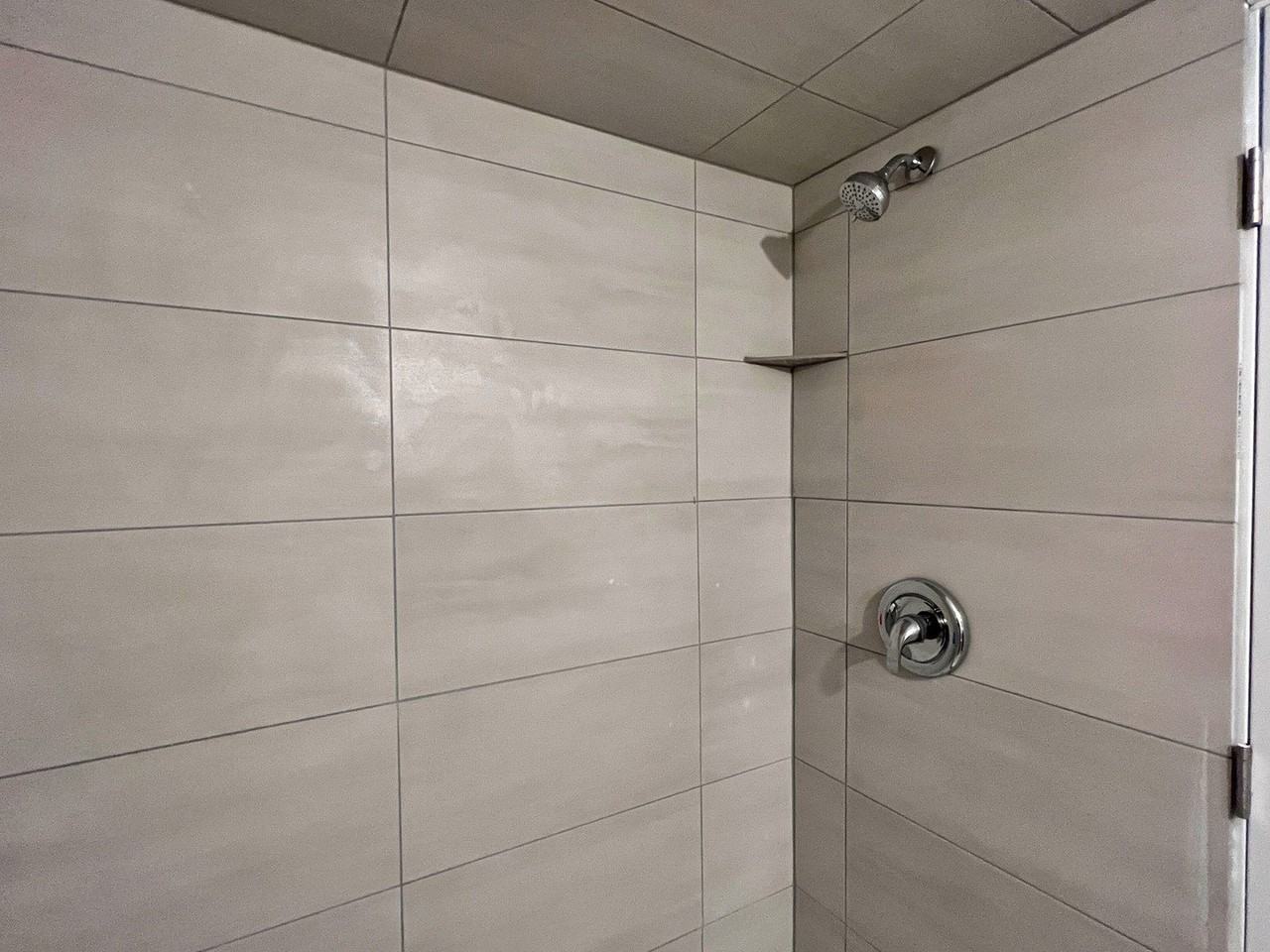 2702 S Homan Ave #4 - Photo 6 of 9