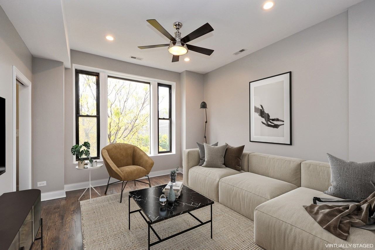 1545 N Claremont Ave #3 - Photo 3 of 15