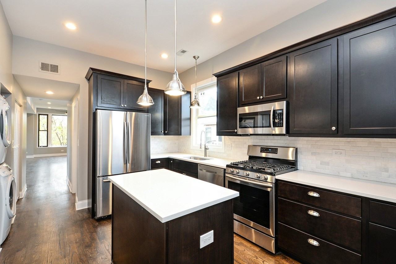 1545 N Claremont Ave #3 - Photo 6 of 15