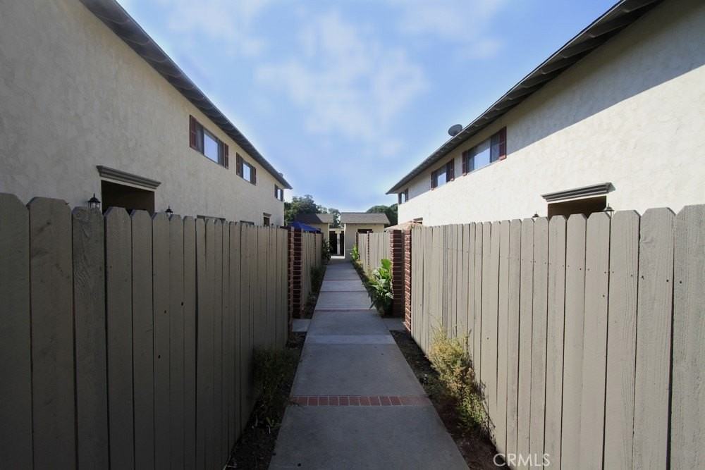 614 Linwood Ave #B - Photo 5 of 16