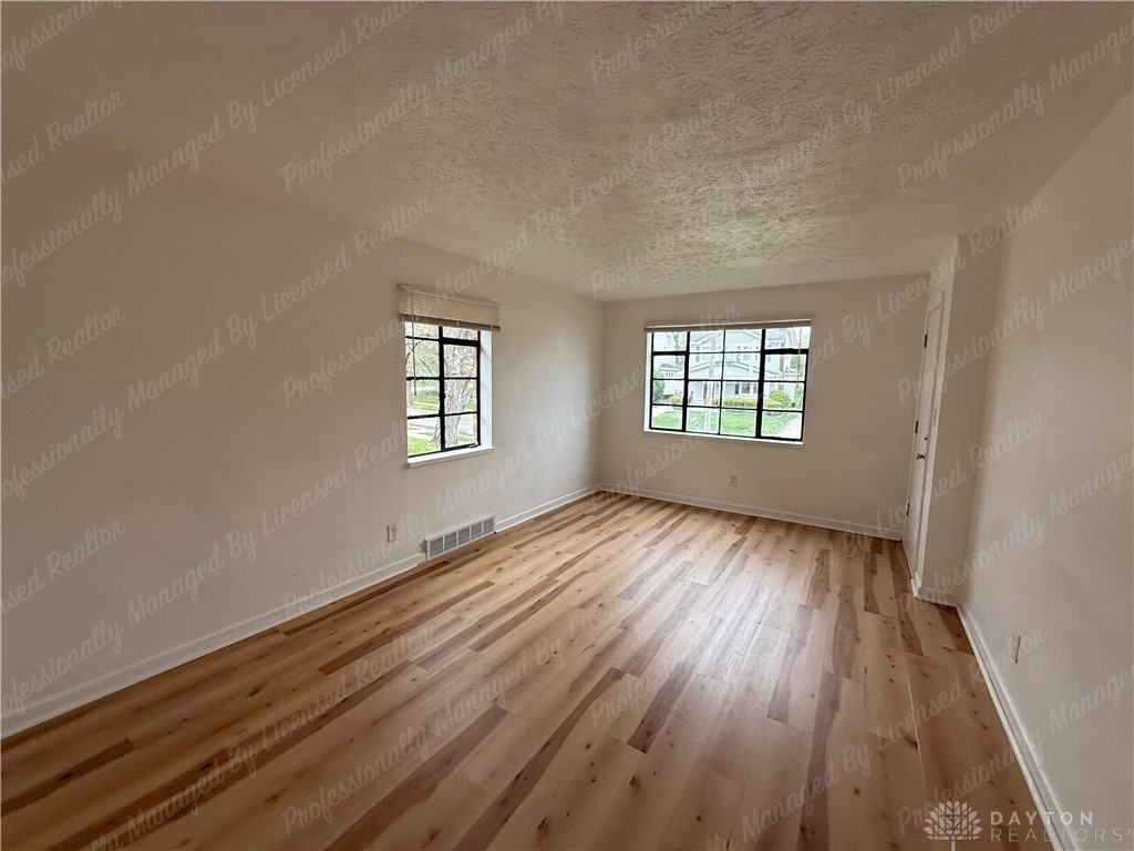 212 E Bruce Ave ##2 - Photo 4 of 18