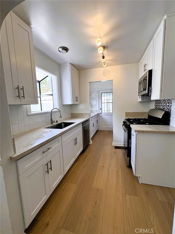 5648 Beck Ave - Photo 6 of 21