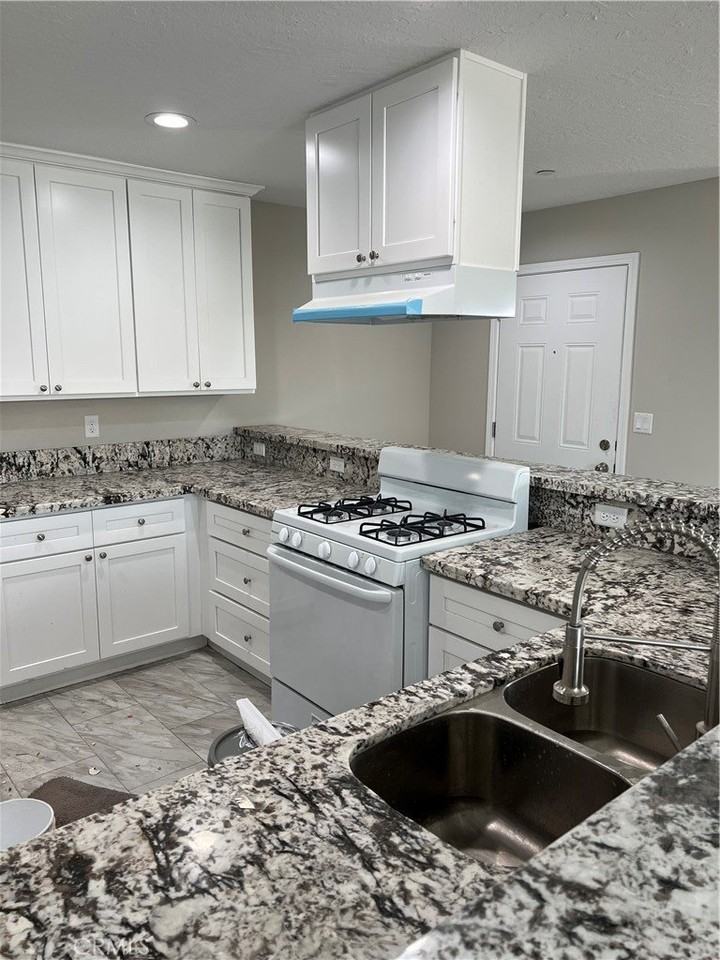 16550 Olive St #105 - Photo 5 of 9