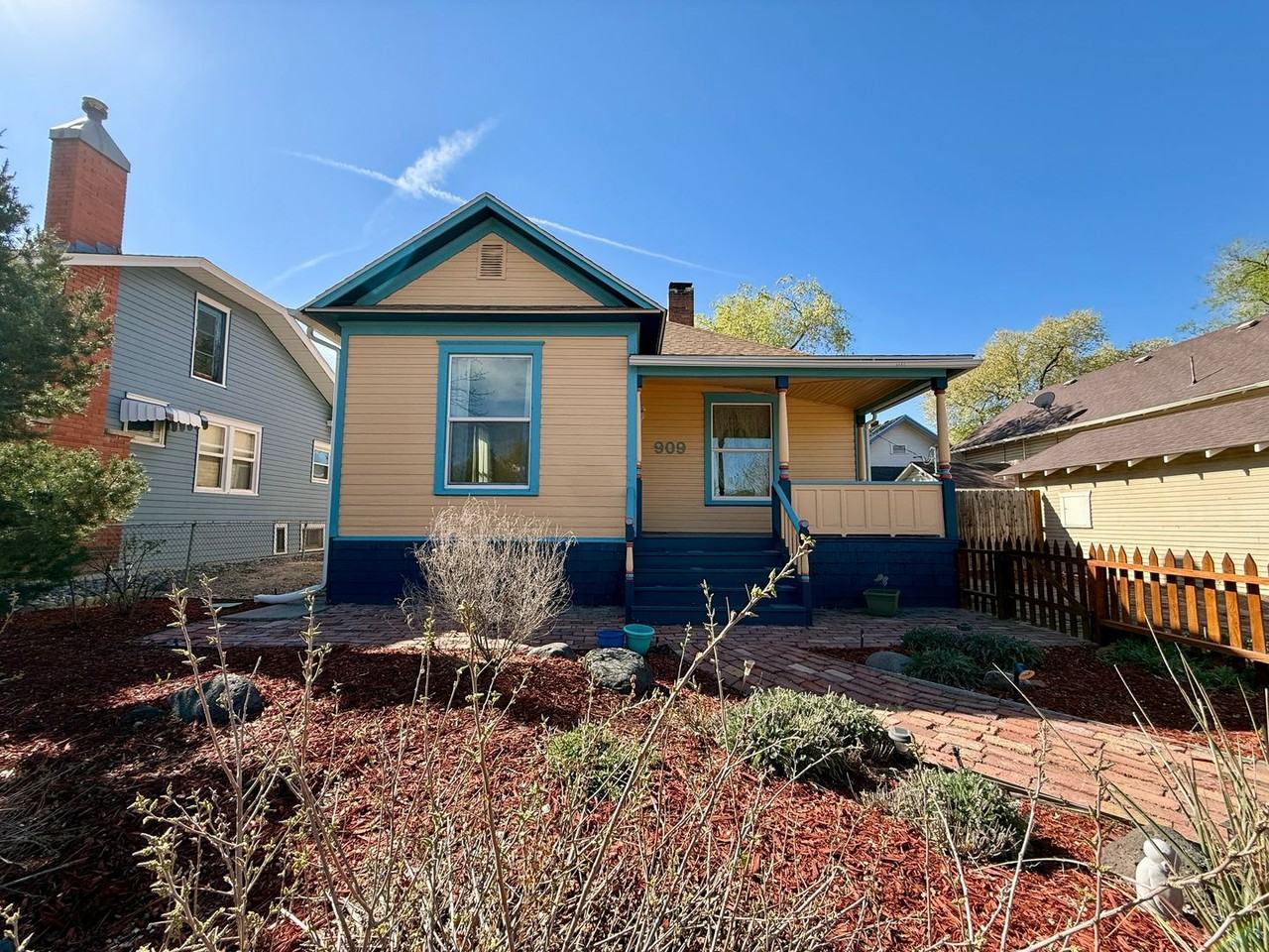 909 Ouray Ave - Photo 2 of 34
